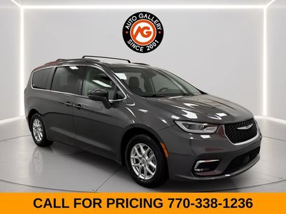 Used 2022 Chrysler Pacifica Touring-L