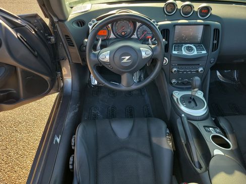 Used 2018 Nissan 370Z Touring Sport image 13