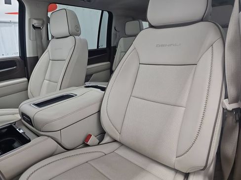 Used 2023 GMC Yukon XL Denali AWD/4WD image 41