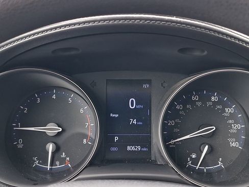 Used 2019 Toyota C-HR LE FWD image 8