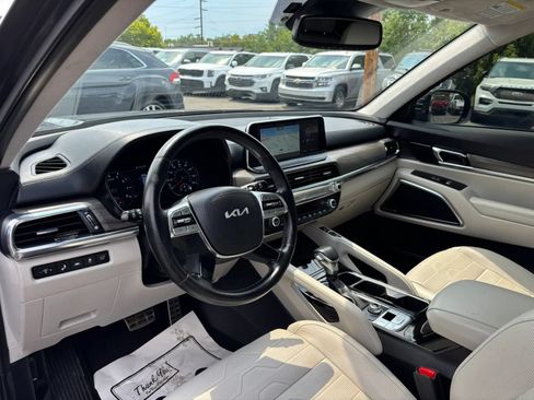 Used 2022 Kia Telluride SX w/ SX Prestige Package AWD/4WD image 11