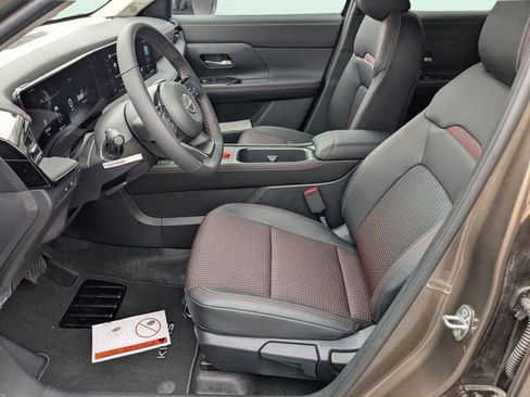 New 2026 Nissan Kicks SR w/ Cold Weather Package FWD image 10