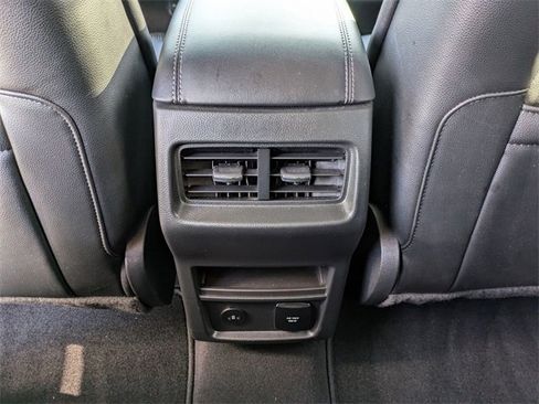 Used 2024 Ford Edge Titanium image 16