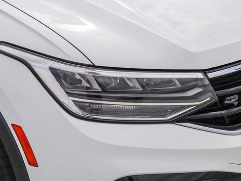 Used 2022 Volkswagen Tiguan SE R-Line AWD/4WD image 11