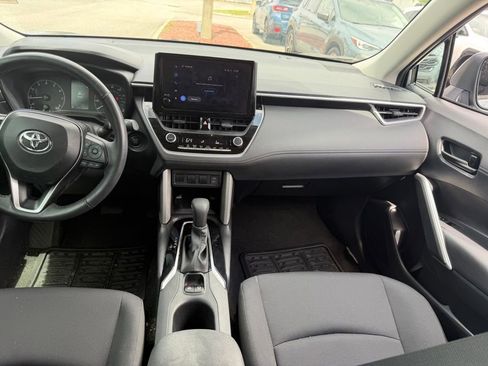 Used 2024 Toyota Corolla Cross LE FWD image 21
