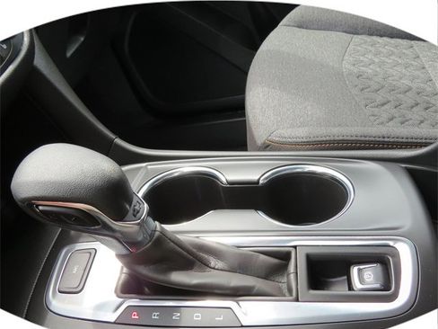 Used 2023 Chevrolet Equinox LT w/ Driver Convenience Package image 13