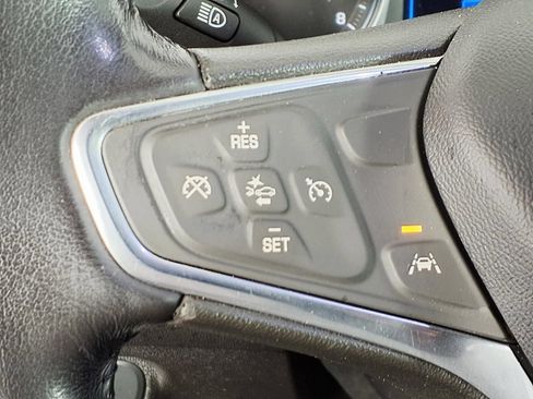 Used 2019 Chevrolet Equinox LT w/ Driver Convenience Package FWD image 16