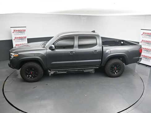Used 2019 Toyota Tacoma TRD Off-Road AWD/4WD image 29