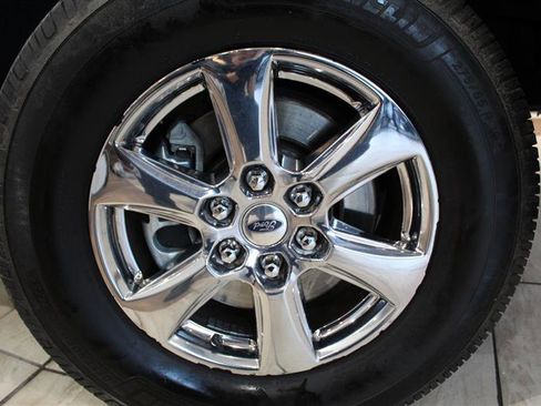 Used 2018 Ford F150 Lariat w/ Equipment Group 502A Luxury AWD/4WD image 13