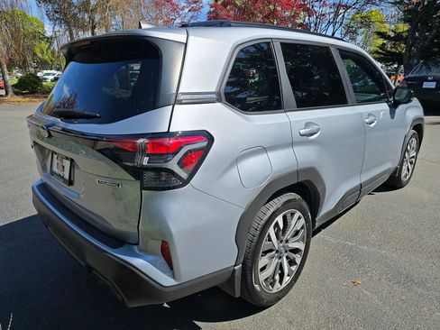 Certified 2025 Subaru Forester Touring AWD/4WD image 4