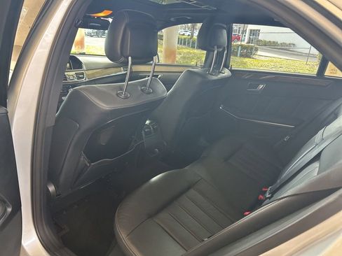 Used 2014 Mercedes-Benz E 550 4MATIC Sedan image 33