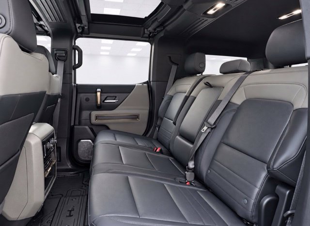 Used 2024 GMC Hummer EV 3X AWD/4WD image 17