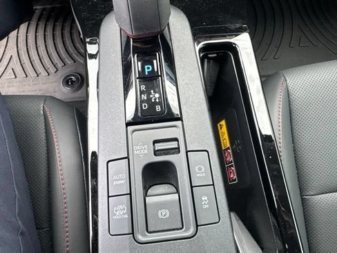 Used 2024 Toyota Prius Prime Premium w/ Advanced Technology Package FWD image 17