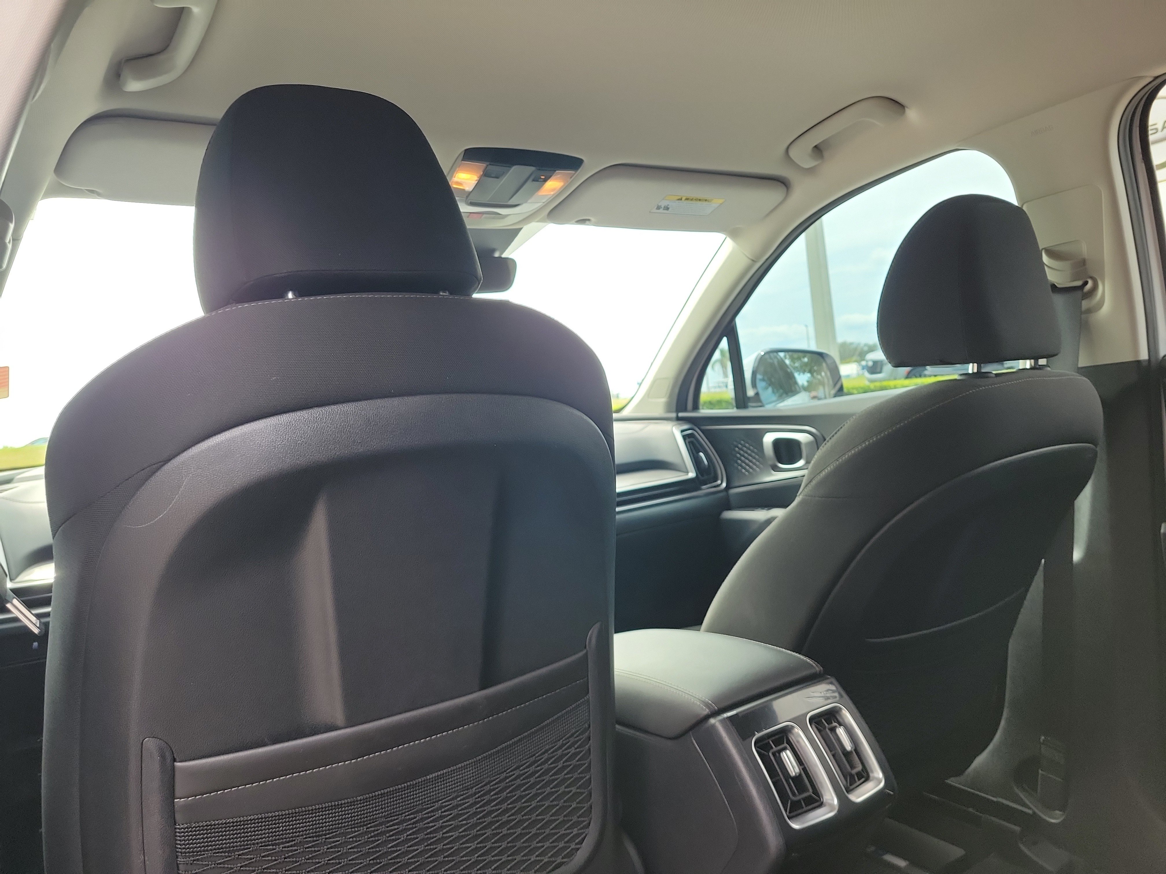 Used 2024 Kia Sorento LX FWD image 19