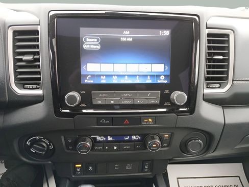 Used 2024 Nissan Frontier SL image 10