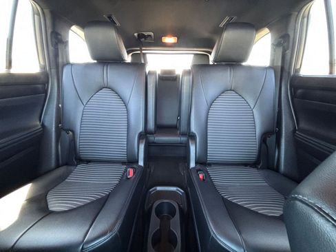 Used 2024 Toyota Highlander XSE FWD image 42