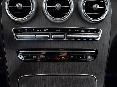 Certified 2022 Mercedes-Benz GLC 300 4MATIC image 36