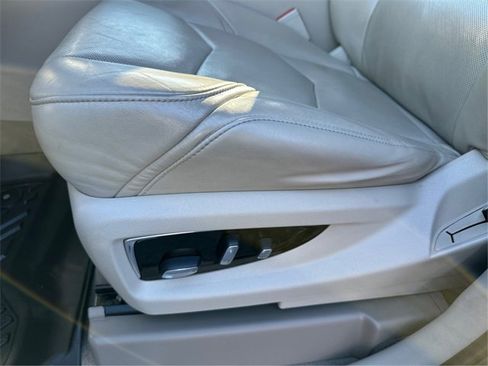 Used 2020 Cadillac Escalade Luxury image 25