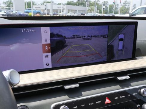 Used 2025 Genesis GV80 2.5T Advanced AWD/4WD image 4