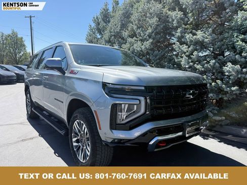 Used 2025 Chevrolet Suburban Z71 AWD/4WD image 12