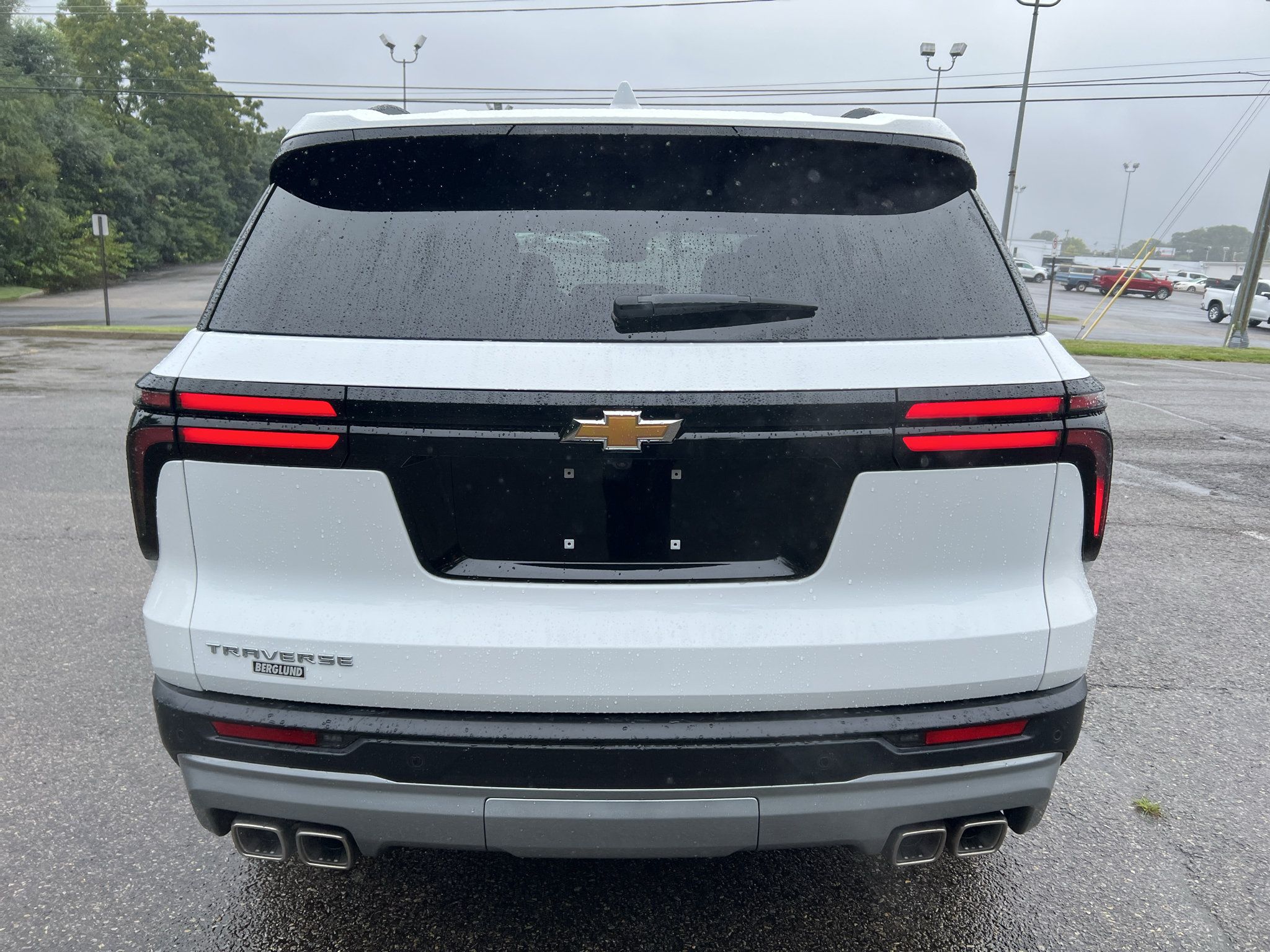 Used 2026 Chevrolet Traverse LT w/ Driver Confidence Package FWD image 4