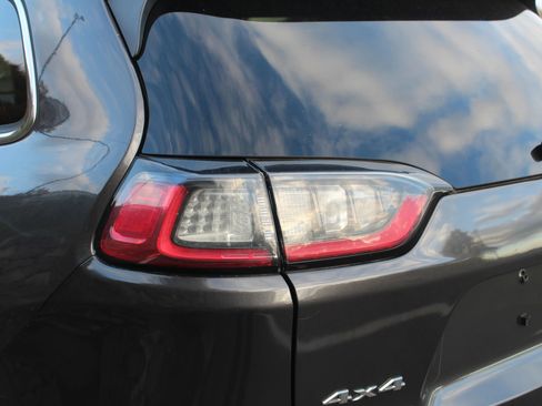 Used 2019 Jeep Cherokee Limited image 40