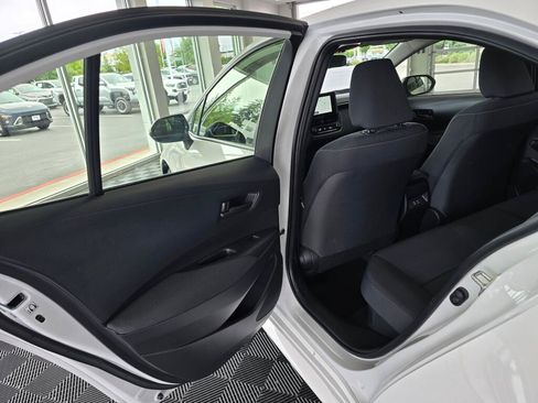Used 2026 Toyota Corolla LE FWD image 30