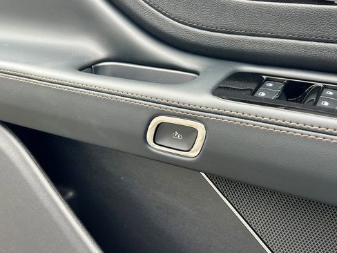 New 2026 Lincoln Aviator Premiere Sport Utility w/ Jet Appearance Package image 23