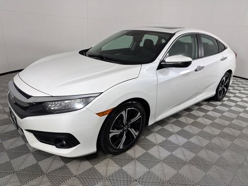 Used 2017 Honda Civic Touring image 9