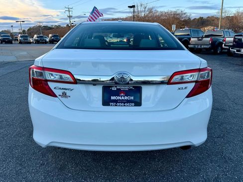 Used 2014 Toyota Camry XLE image 4