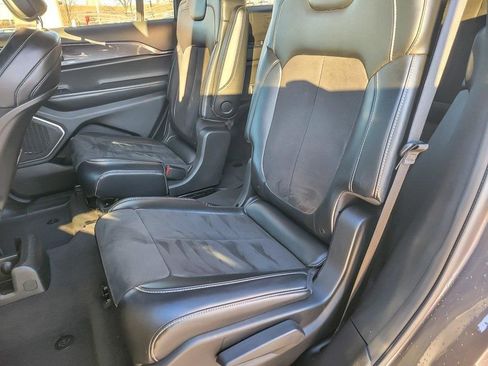 Used 2021 Jeep Grand Cherokee L Laredo image 10