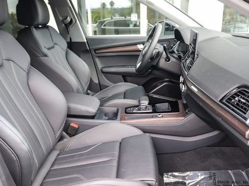 Certified 2025 Audi Q5 e Premium Plus w/ Premium Plus Package AWD/4WD image 17