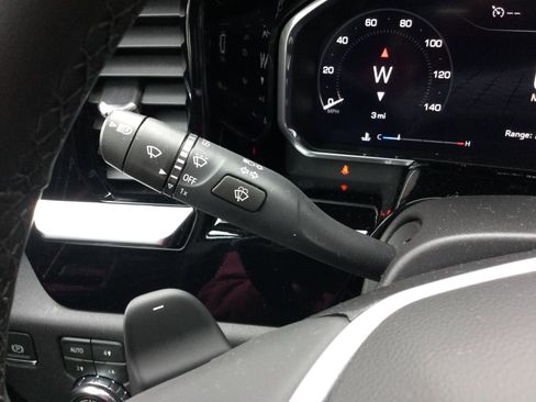 New 2026 GMC Sierra 1500 SLT w/ SLT Premium Package image 17