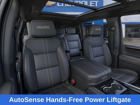 New 2026 Chevrolet Suburban High Country image 17