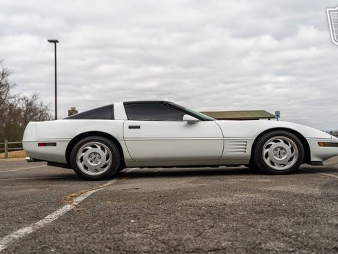 Used 1991 Chevrolet Corvette Coupe image 22
