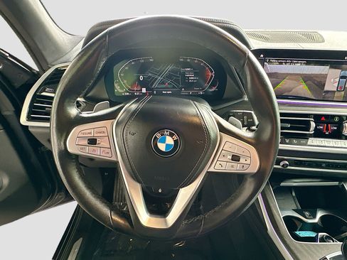 Used 2022 BMW X7 xDrive40i w/ Premium Package image 11