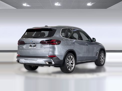 Certified 2024 BMW X5 sDrive40i w/ Parking Assistance Package RWD image 9