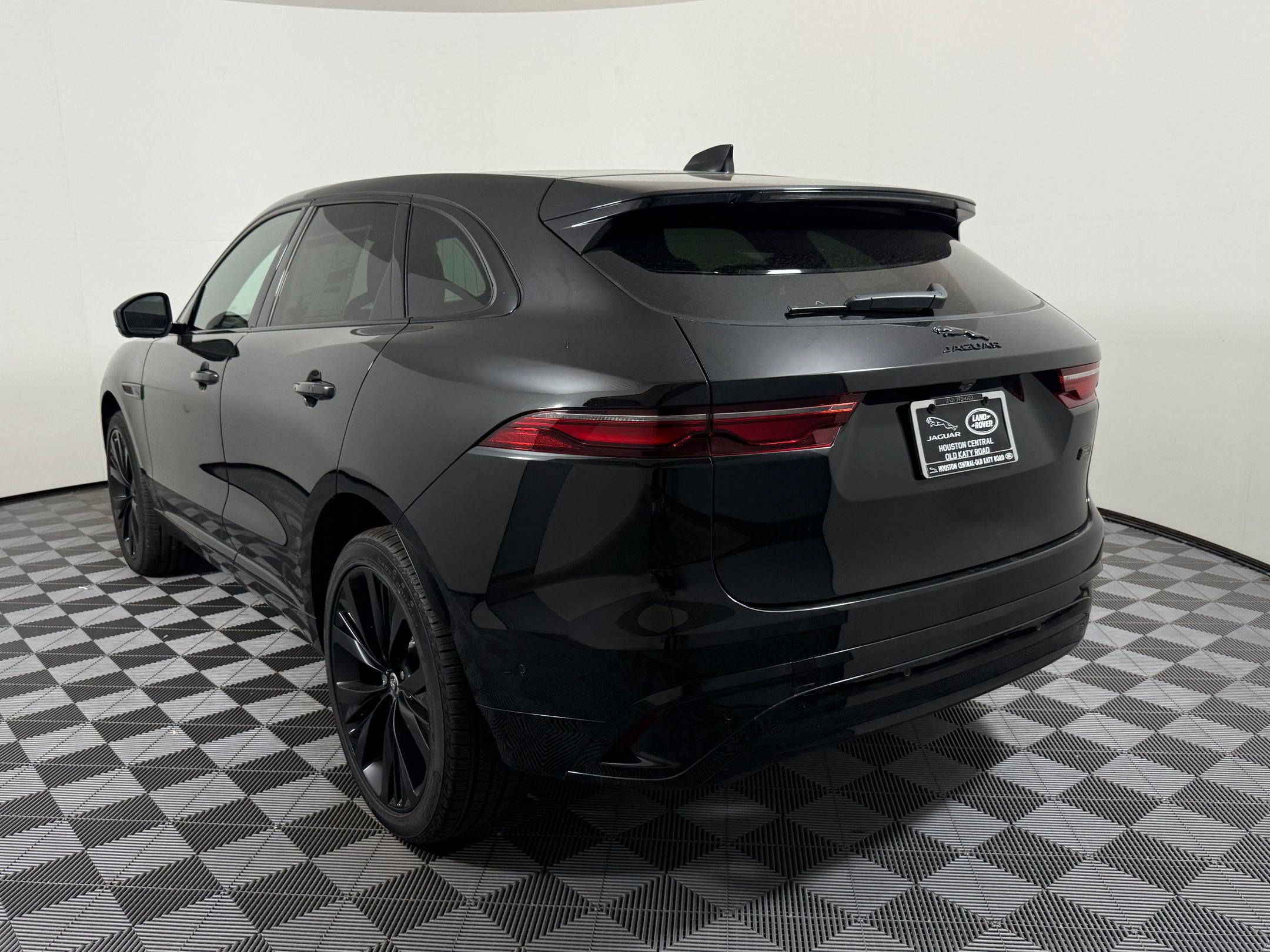 New 2026 Jaguar F-PACE R-Dynamic S AWD/4WD image 3