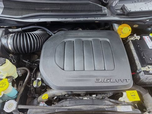 Used 2019 Dodge Grand Caravan SXT FWD image 30
