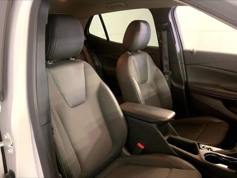 Used 2025 Buick Encore GX Preferred AWD/4WD image 7