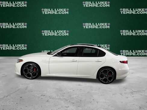 Used 2023 Alfa Romeo Giulia Veloce image 10
