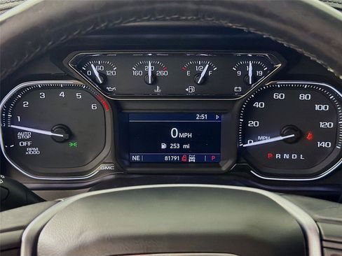 Used 2019 GMC Sierra 1500 SLT w/ SLT Premium Package AWD/4WD image 18