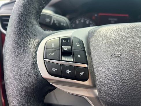Certified 2024 Ford Explorer XLT w/ Equipment Group 202A AWD/4WD image 9