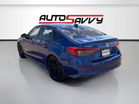 Used 2023 Honda Civic Sport image 5