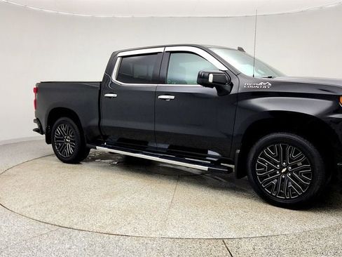 Used 2020 Chevrolet Silverado 1500 High Country w/ Technology Package image 3