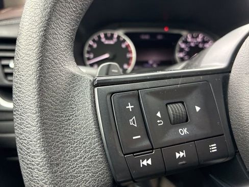 Used 2023 Nissan Rogue S image 27