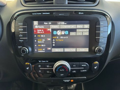 Used 2018 Kia Soul ! w/ Tech Package FWD image 38