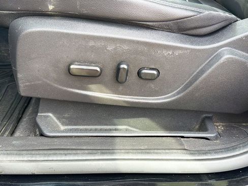 Used 2016 Ford C-MAX Energi SEL w/ Equipment Group 301A FWD image 21