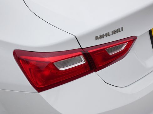 Used 2024 Chevrolet Malibu LT image 17