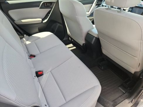 Used 2018 Subaru Forester 2.5i Premium AWD/4WD image 18